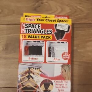 Space Triangles Closet Organizer - Black